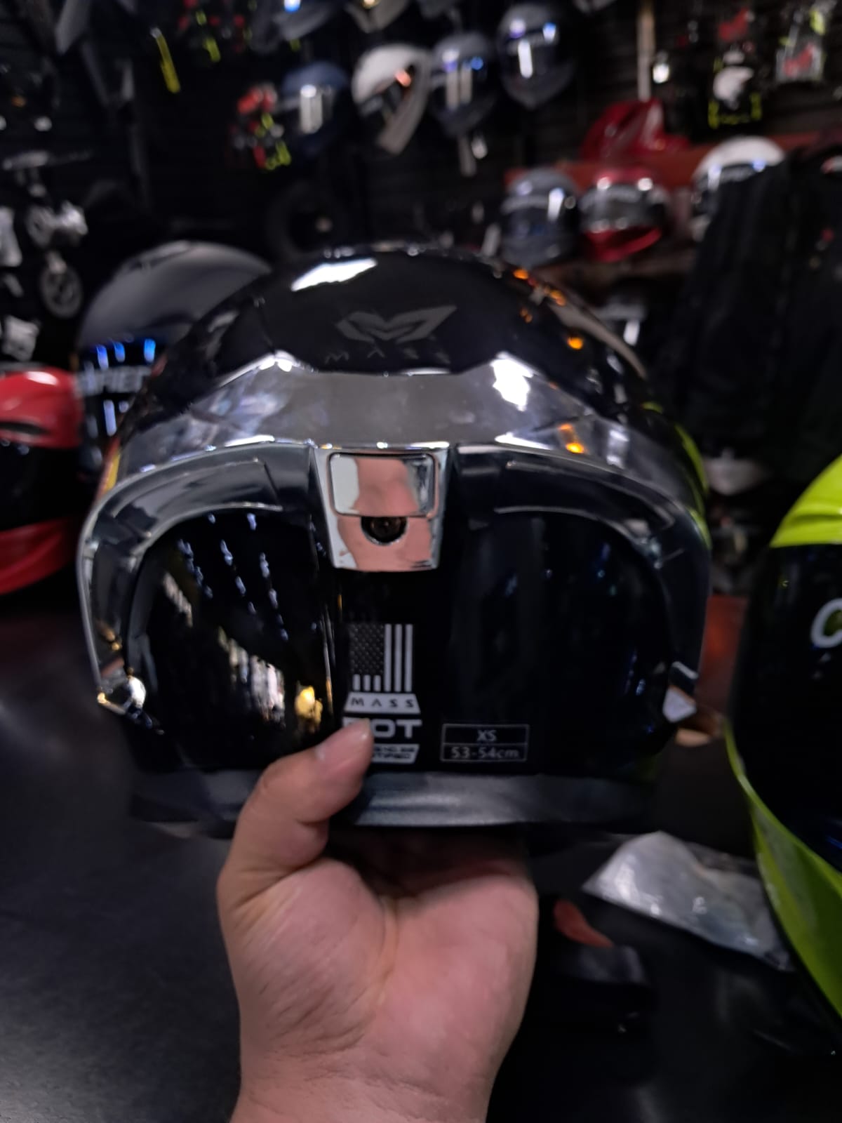 CASCO MASS EDICION NEGRO CON PLATA