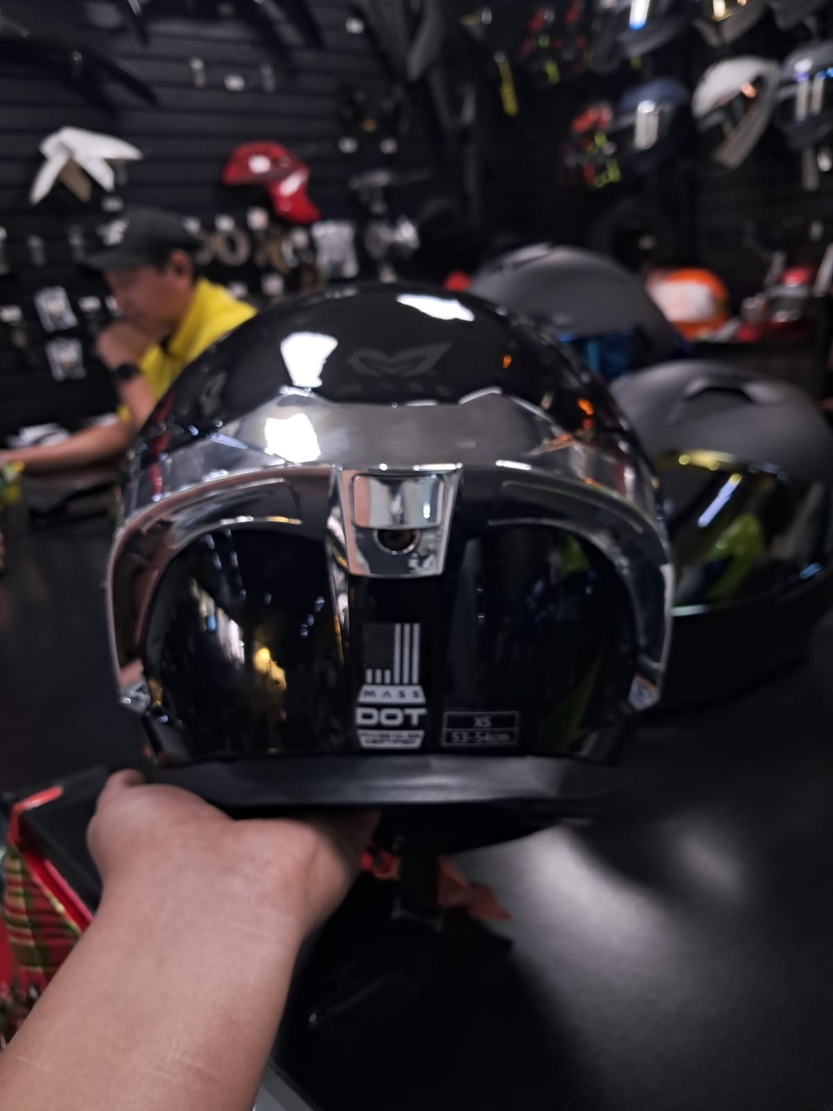 CASCO MASS EDICION NEGRO CON PLATA