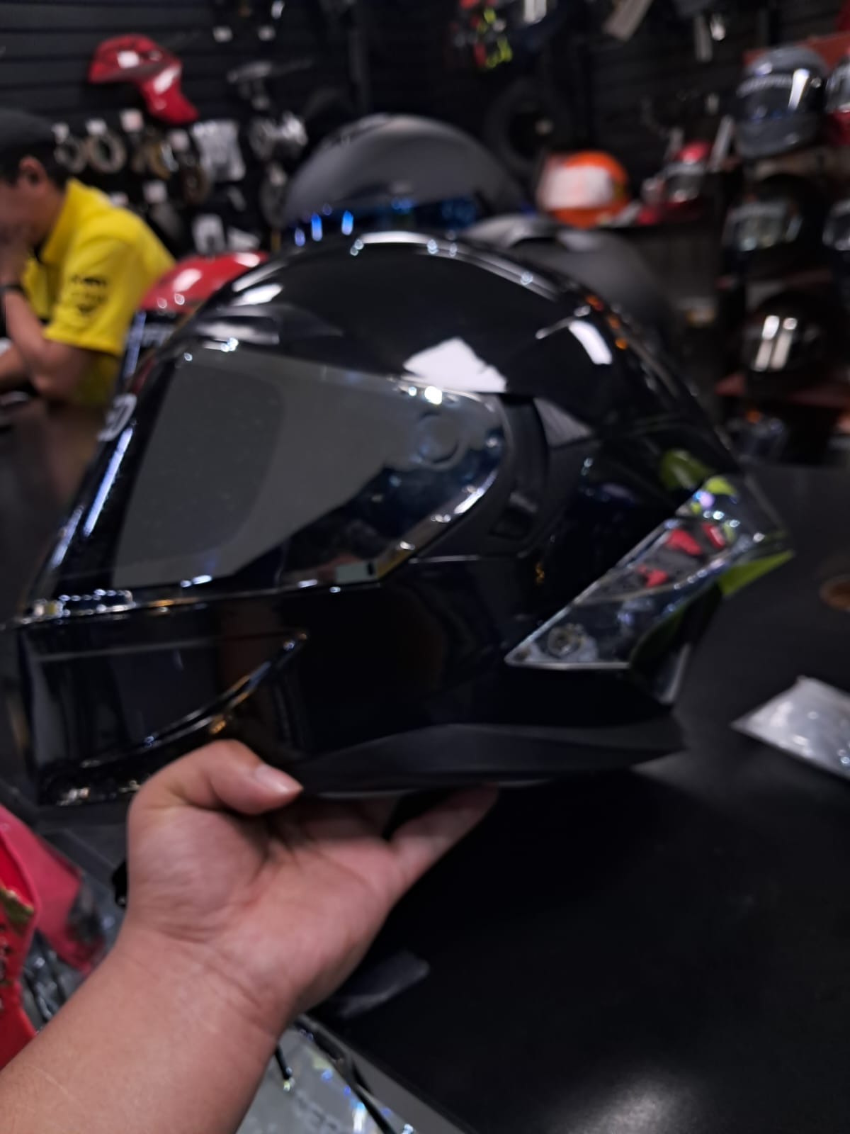 CASCO MASS EDICION NEGRO CON PLATA
